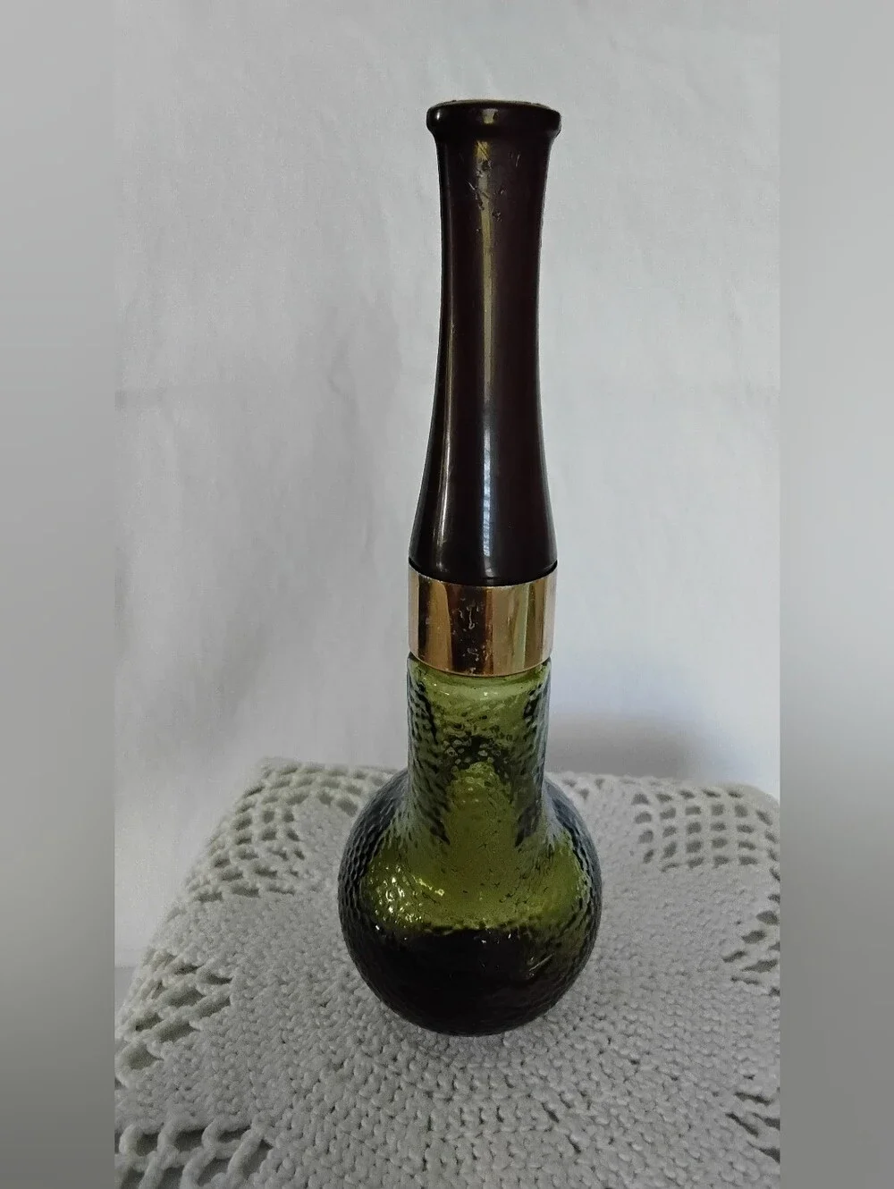 Vtg Avon Tia Winds After Shave Textured Green Glass Pipe Shape Decanter.